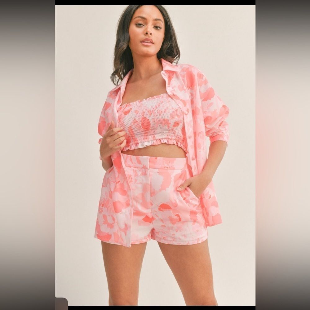 Klesis Suit 3 Pieces Pink Shorts shirt elastic Top pockets Floral Print NEW